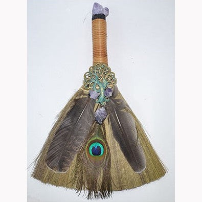 Escoba ritual de 13" con pluma de pavo real
